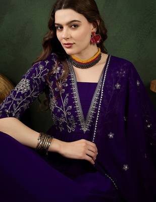 Purple floral embroidered regular sequinned georgette kurta & trouser with dupatta 2