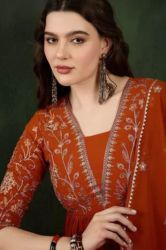 Orange floral embroidered regular sequinned georgette kurta & trouser with dupatta