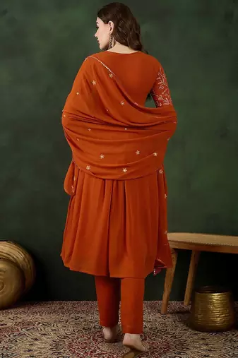Orange floral embroidered regular sequinned georgette kurta & trouser with dupatta