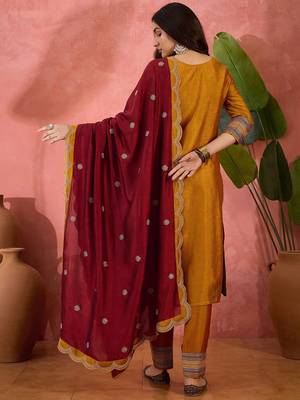 Vichitra zari sequence embroidered kurta with trousers & dupatta 5