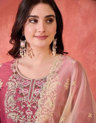 Women embroidered straight kurta & trousers with dupatta 2