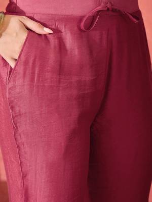 Women embroidered straight kurta & trousers with dupatta 3