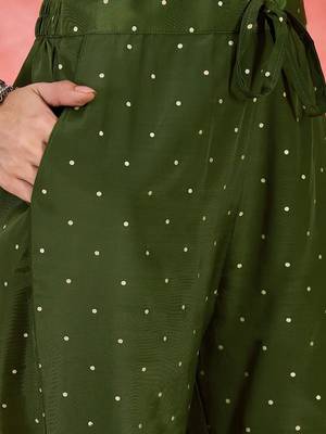 Women embroidered straight kurta with trousers & dupatta 3