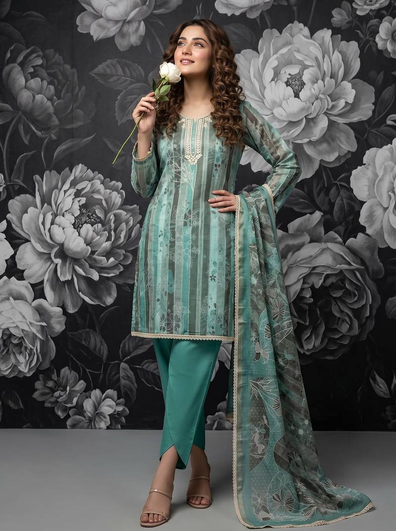 Green pure cotton lilan shimmer printed suit set with handwork