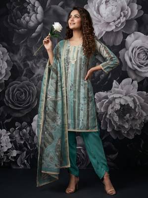 Green pure cotton lilan shimmer printed suit set with handwork 2