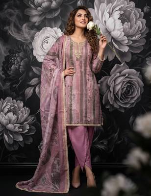 Pink pure cotton lilan shimmer printed suit set with handwork 2
