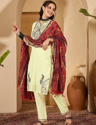 Women ethnic motifs thread work kurta with trousers & with dupatta 3