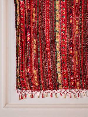 Women ethnic motifs thread work kurta with trousers & with dupatta 4