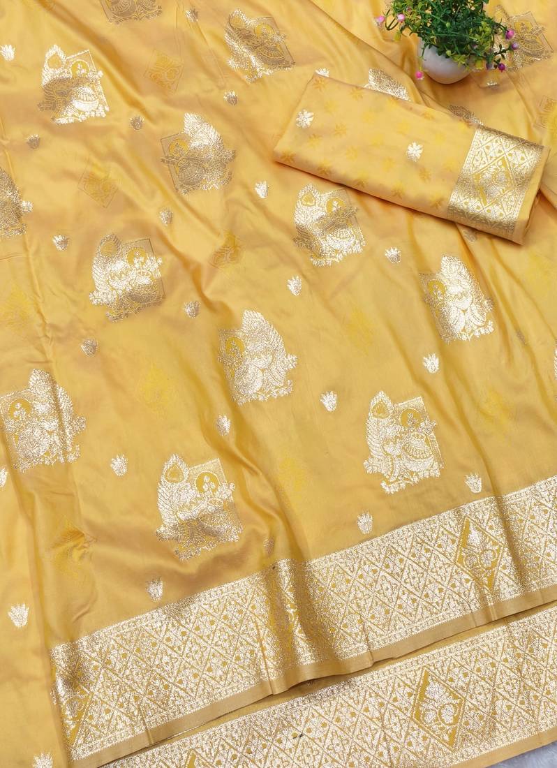 Gold zari woven baluchari silk traditional saree with blouse piece