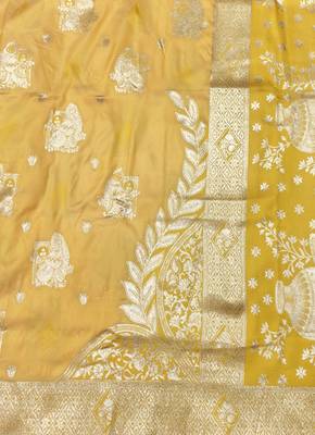 Gold zari woven baluchari silk traditional saree with blouse piece 2