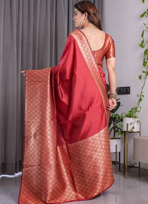 Red soft lichi silk saree with blouse 2