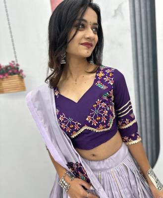 NAVRATRI  PURPLE COTTON LUMPI RIBBON LACE WORK PASTING BUTTA LEHENGA CHOLI SET FULL-STITCHED 1
