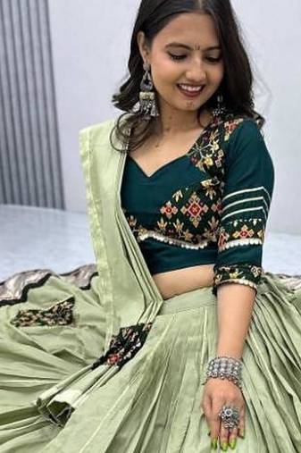 mehendi lumpi pasting work navratri cotton lehenga choli 