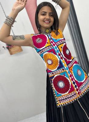 NAVRATRI  BLACK COTTON SOLID LEHENGA WITH KEDIYA TOP FULL STITCHED 2