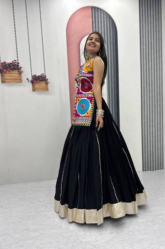 NAVRATRI WEAR BLACK COTTON SOLID LEHENGA WITH KEDIYA TOP FULL STITCHED