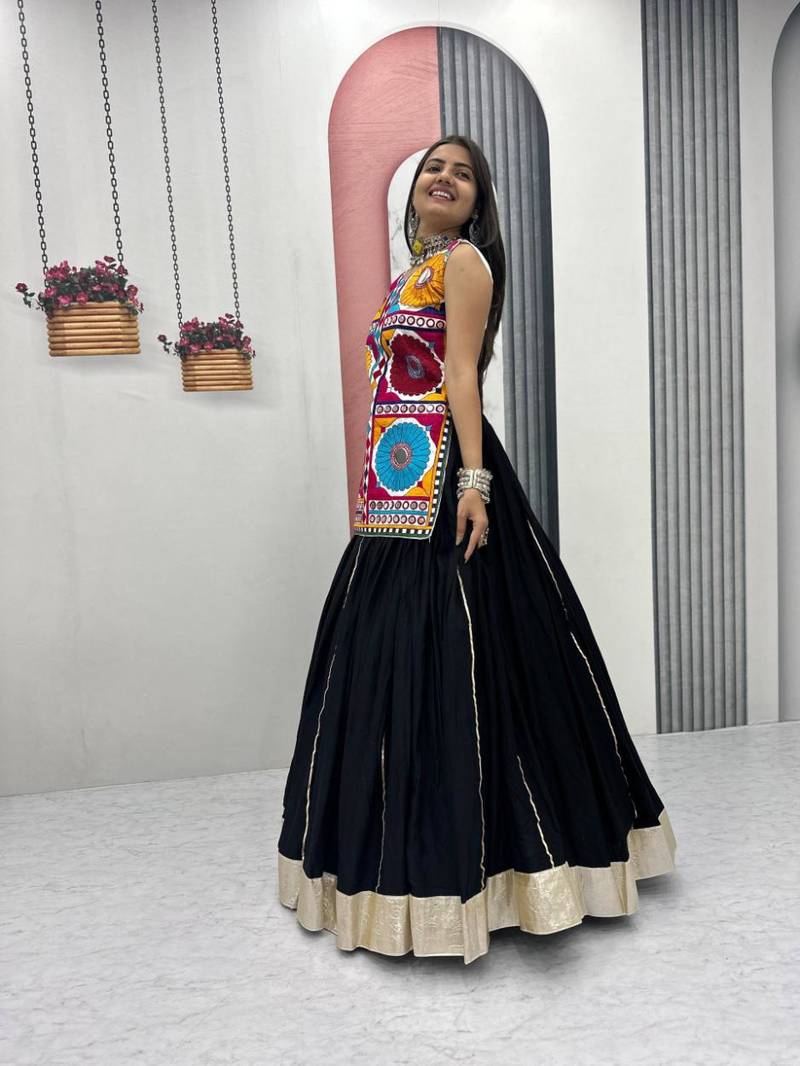 NAVRATRI WEAR BLACK COLOR COTTON SOLID LEHENGA WITH KEDIYA TOP FULL STITCHED