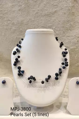 natural pearls chain with pendant