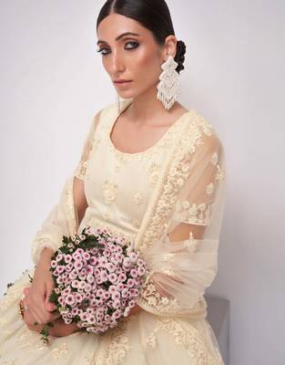 Bridal Off White Sequence Embroidered Wedding Lehenga Choli And Semistitche Blouse For Women's 3