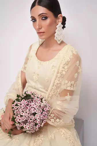 Bridal Off White Sequence Embroidered Wedding Lehenga Choli And Semistitche Blouse For Women's