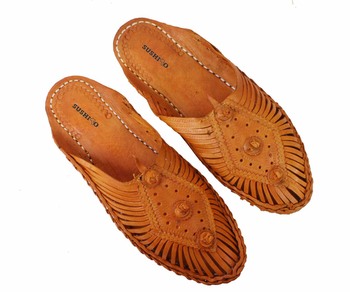 kolhapuri mojari ladies