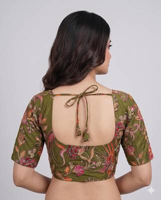 Elegant sweetheart neck saree blouse 3