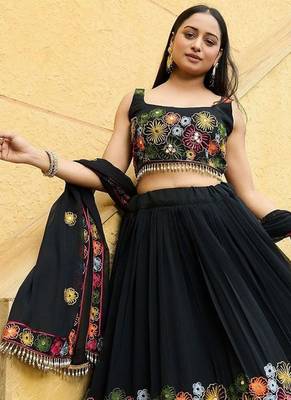 Embroidered Thread Work Semi-Stitched Lehenga & Unstitched Blouse With Dupatta 2
