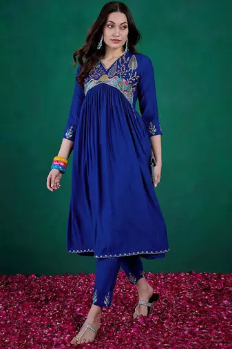 Floral embroidered sequinned v-neck empire a-line kurta with trousers