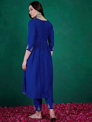 Floral embroidered sequinned v-neck empire a-line kurta with trousers 5