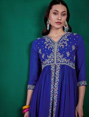 Alina cut floral embroidered v-neck kurta with palazzo 2