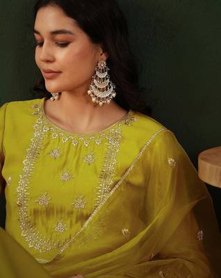 Yellow floral embroidered round neck zari straight kurta & palazzos with dupatta 2
