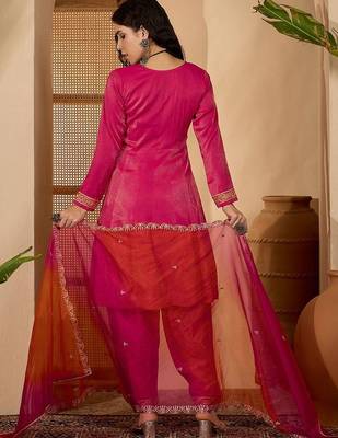 Ethnic motifs embroidered round neck sequinned kurta with patiala & dupatta 4