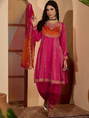 Ethnic motifs embroidered round neck sequinned kurta with patiala & dupatta 5