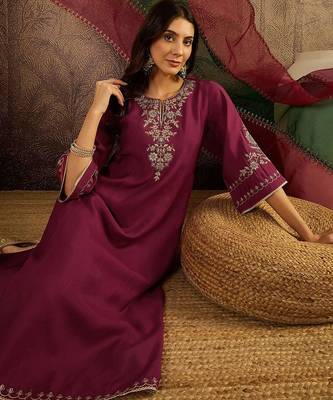Zari sequence thread embroidered a-line kurta & trousers with dupatta 2