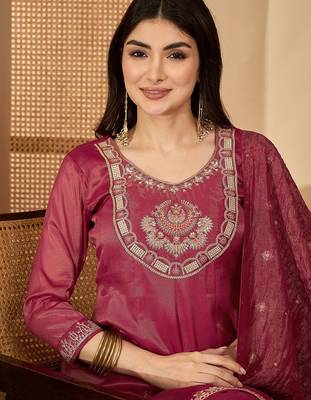 Women silk blend embroidered kurta sets with dupatta 2