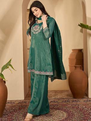 Women silk blend embroidered kurta sets with dupatta 5