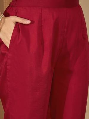 Embroidered round neck kurta & trousers with dupatta 5