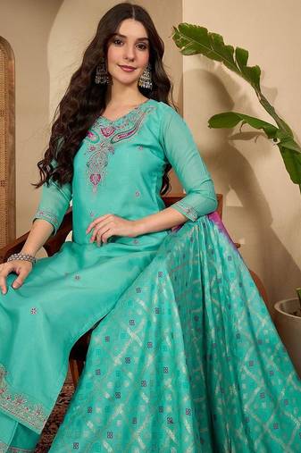 Women ethnic motifs embroidered regular thread work kurta with trousers & with dupatta