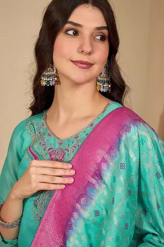 Women ethnic motifs embroidered regular thread work kurta with trousers & with dupatta