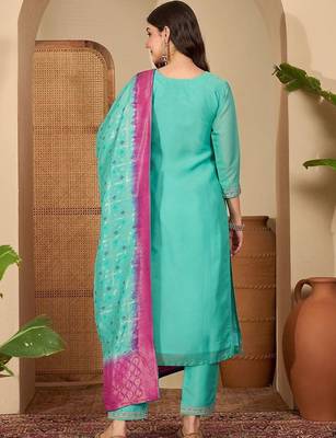 Women ethnic motifs embroidered regular thread work kurta with trousers & with dupatta 3