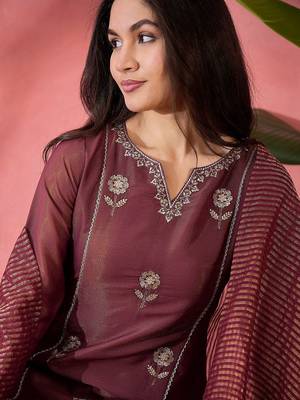 Floral embroidered panelled notch neck a-line kurta with trouser and dupatta 2