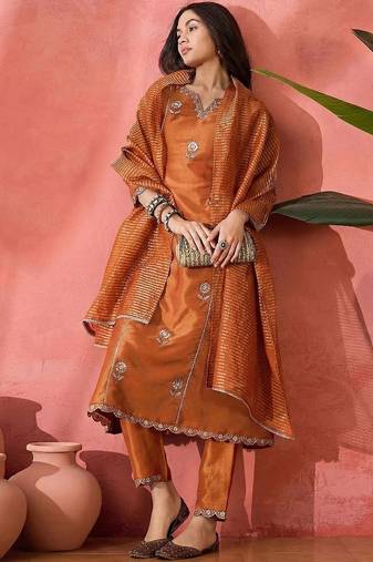 Embroidered round neck kurta & trousers kurta sets