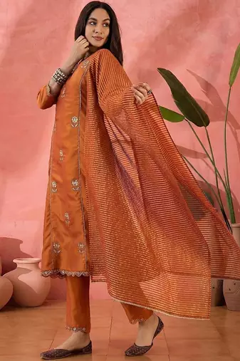 Embroidered round neck kurta & trousers kurta sets