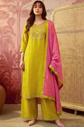 Embroidered sweetheart neck kurta & palazzos with dupatta