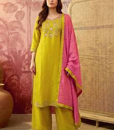 Embroidered sweetheart neck kurta & palazzos with dupatta