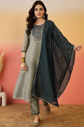 Grey silk blend straight zari sequence embroidered kurta pant with dupatta