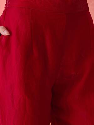 Women ethnic motifs embroidered kurta with trousers & dupatta 3