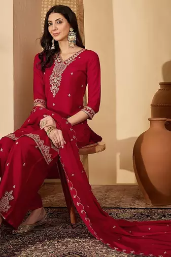 Women floral embroidered regular sequinned kurta with palazzos & with dupatta