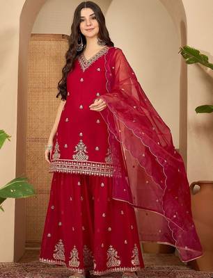 Floral embroidered thread work straight kurta with sharara & dupatta 5