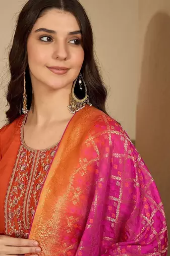 Embroidered round neck kurta & trousers with dupatta
