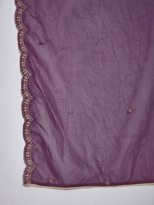 Embroidered v-neck kurta & trousers with dupatta 4
